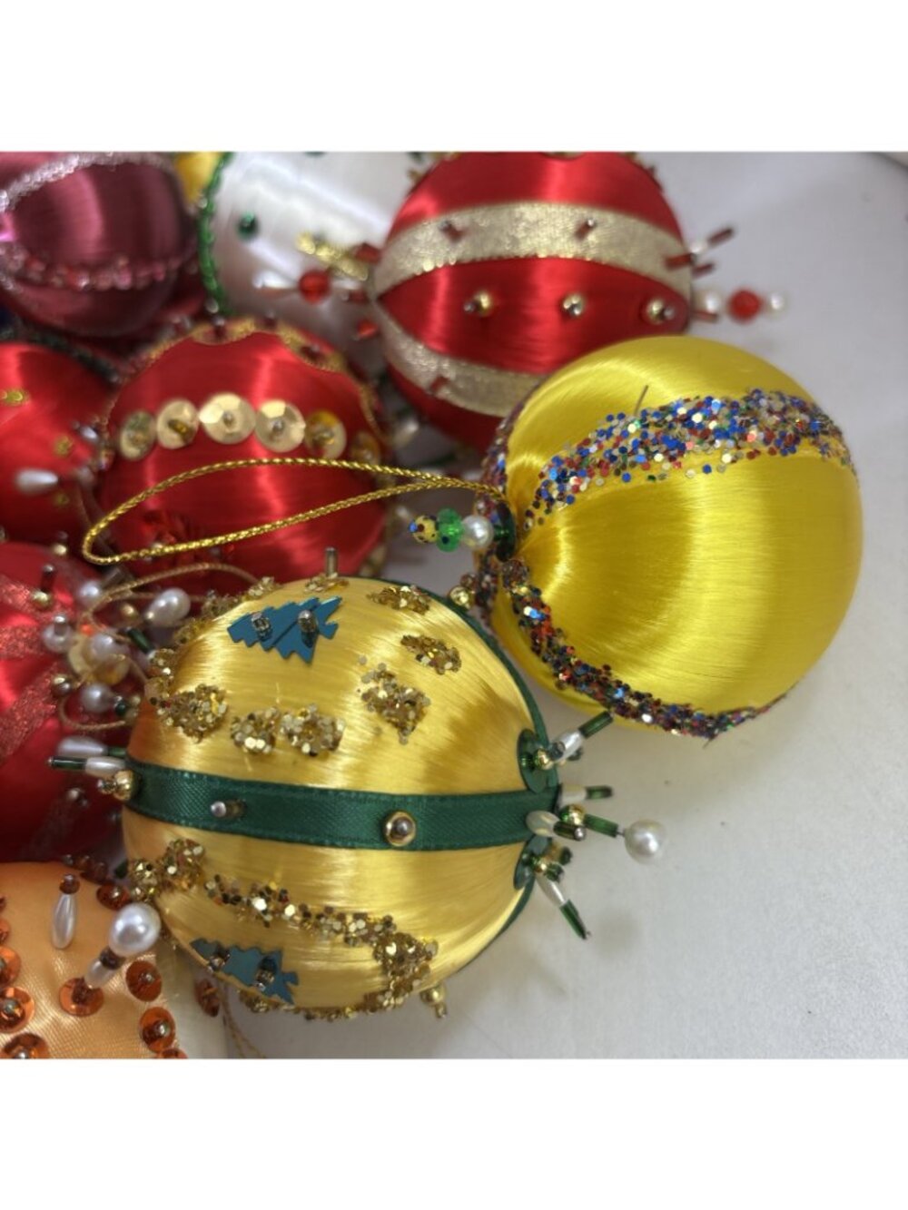 Vintage Christmas Satin Beaded Push Pin Ornaments Lot of 25 Handmade - Picture 4 of 7
